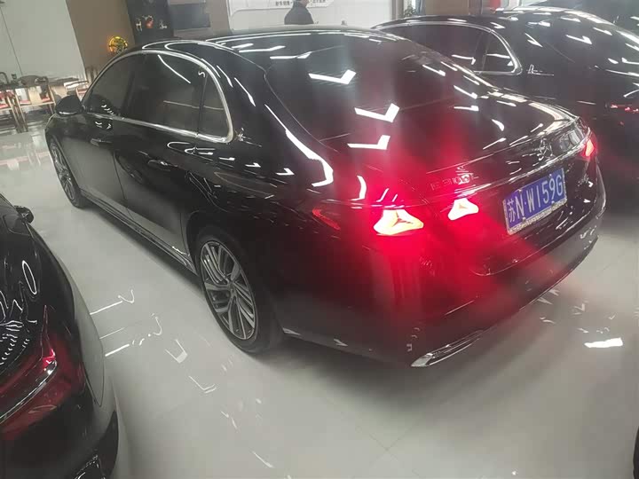 Фото 5 - Mercedes-Benz E-Class