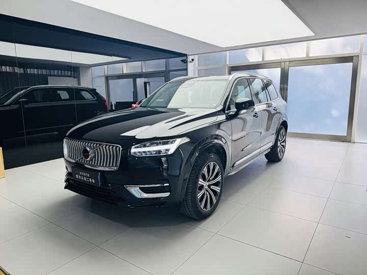 Фото 1 - Volvo XC90