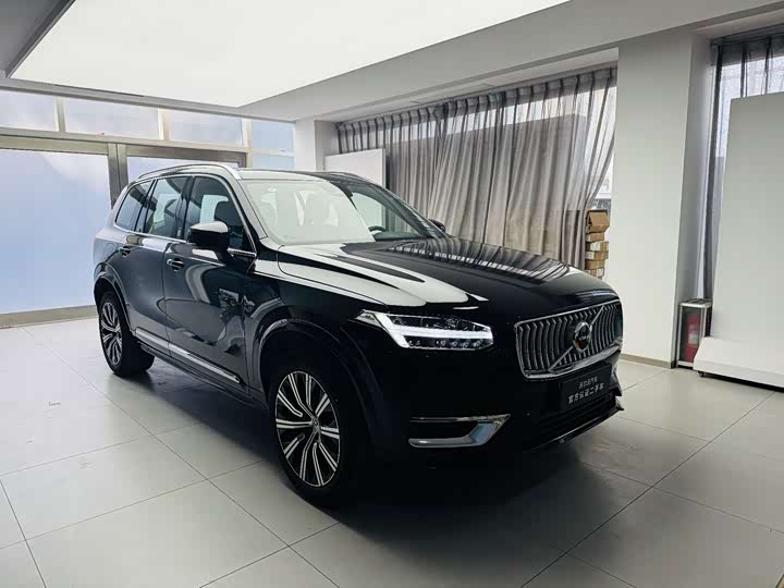 Фото 3 - Volvo XC90