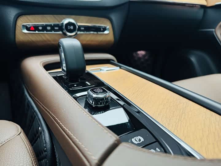 Фото 5 - Volvo XC90