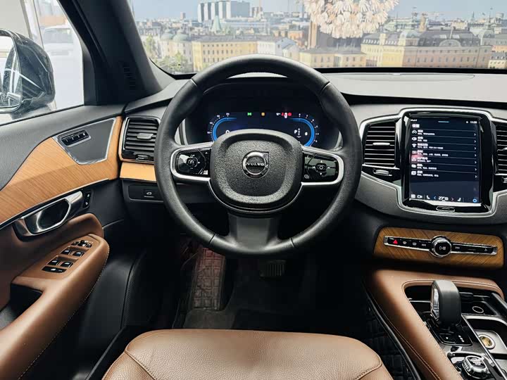 Фото 8 - Volvo XC90