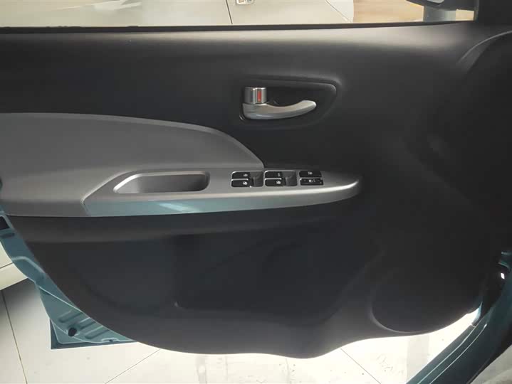 Фото 7 - Changan BenBen E-Star