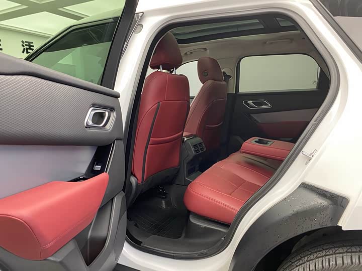 Фото 6 - Land Rover Range Rover Velar