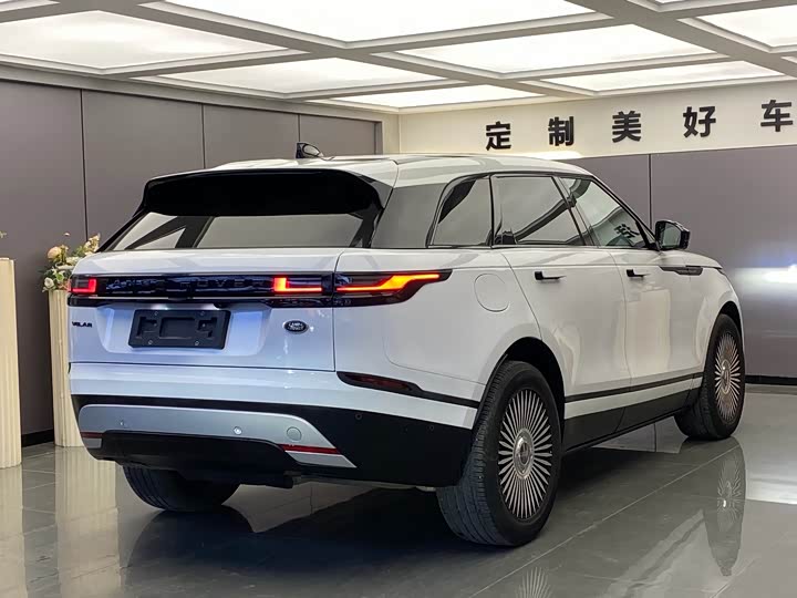 Фото 9 - Land Rover Range Rover Velar