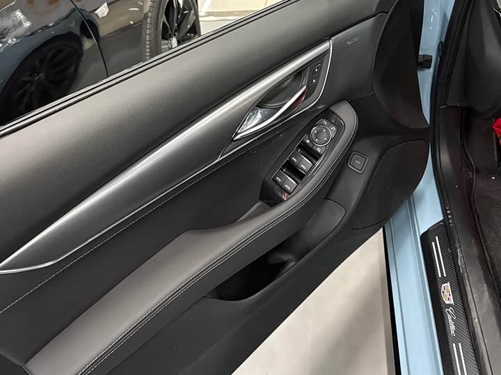 Фото 8 - Cadillac CT5