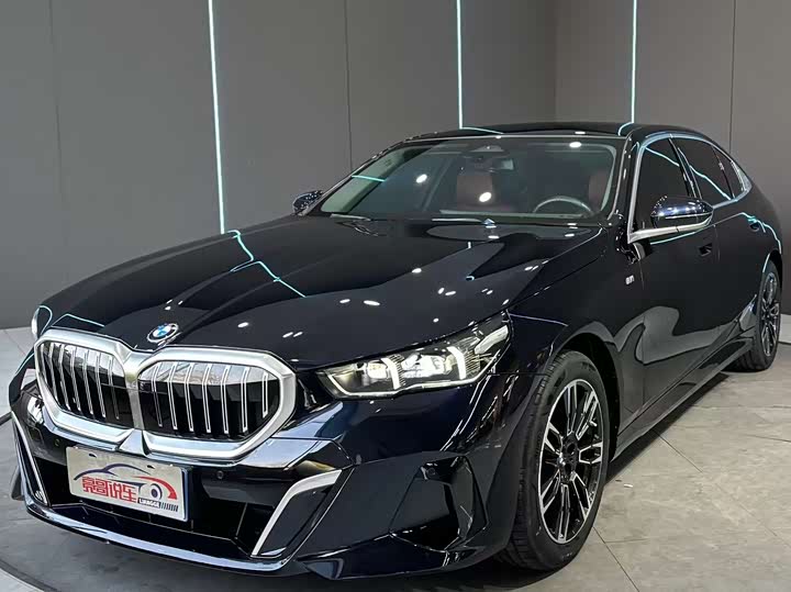 Фото 1 - BMW 5 Series