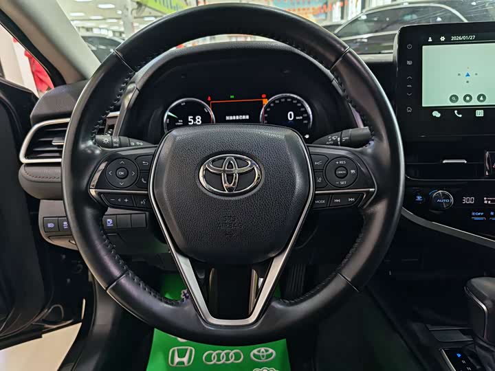 Фото 7 - Toyota Camry