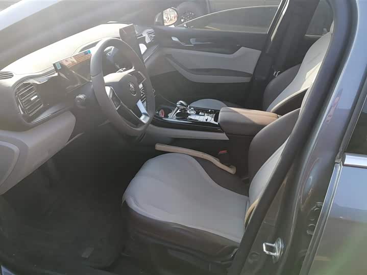 Фото 9 - BYD Qin Plus