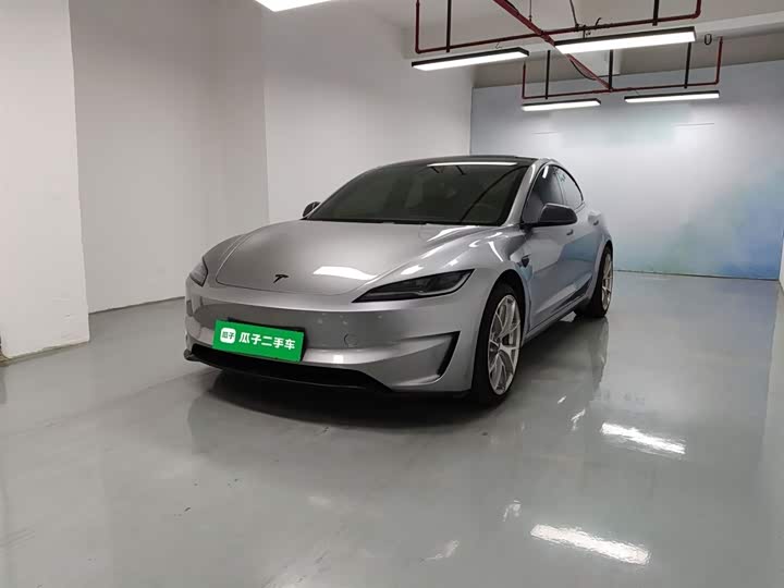 Фото 1 - Tesla Model 3