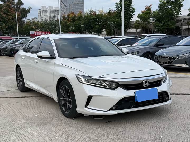 Фото 3 - Honda Inspire