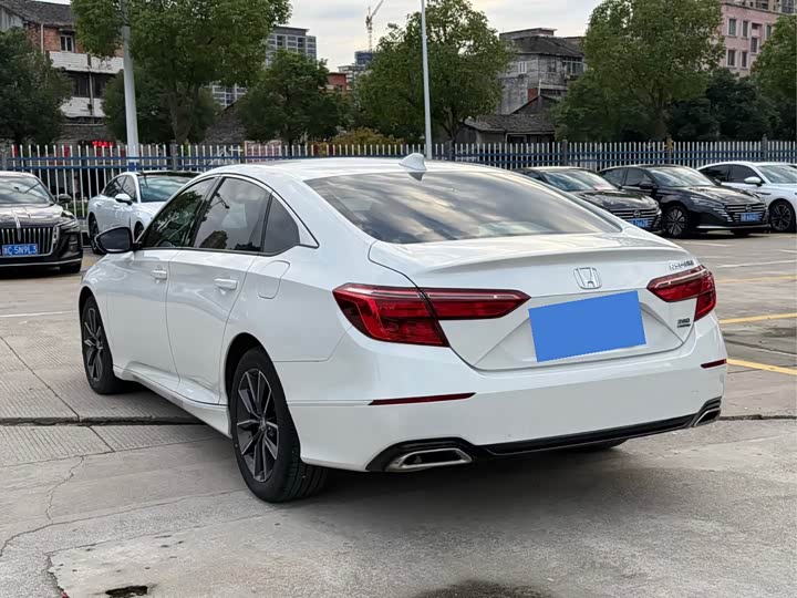 Фото 6 - Honda Inspire