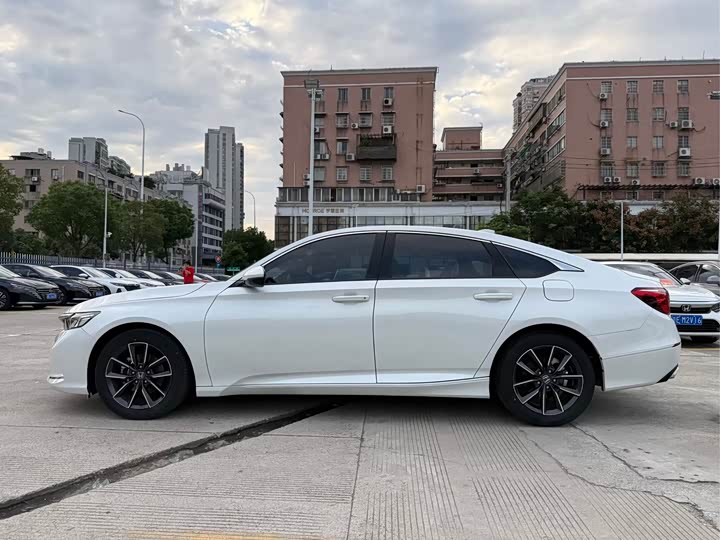 Фото 7 - Honda Inspire