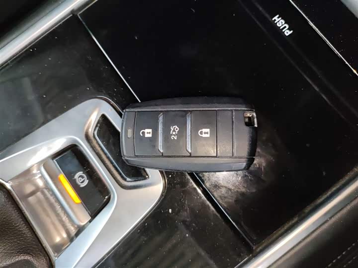 Фото 9 - Changan CS75