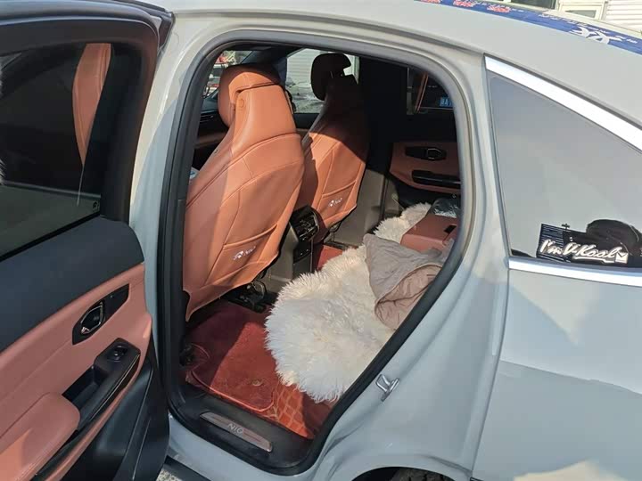 Фото 9 - Nio EC6