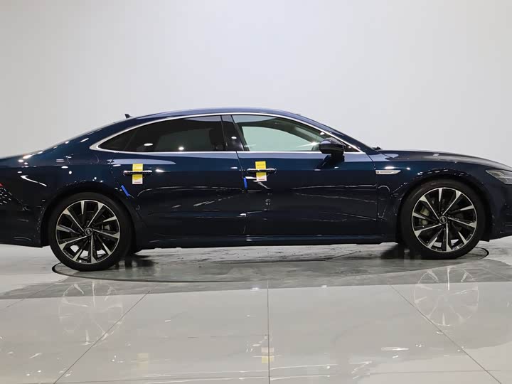 Фото 3 - Audi A7L