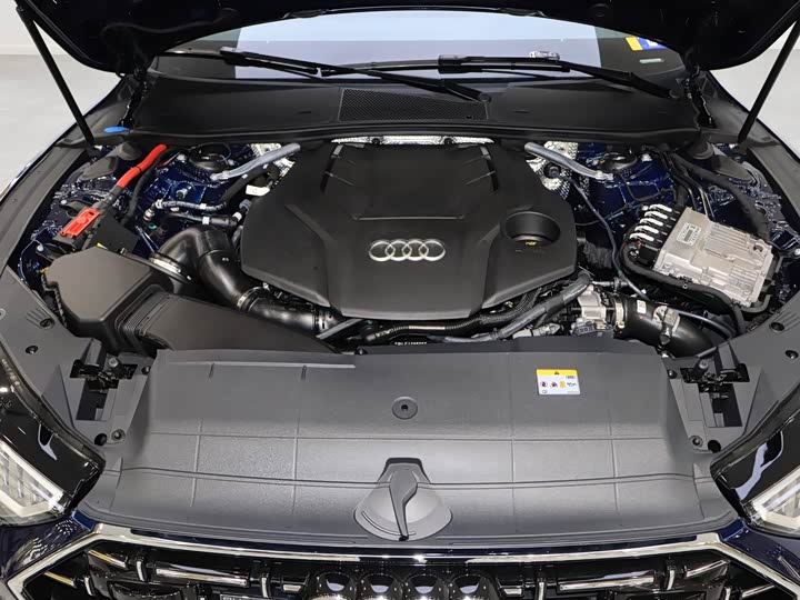 Фото 6 - Audi A7L