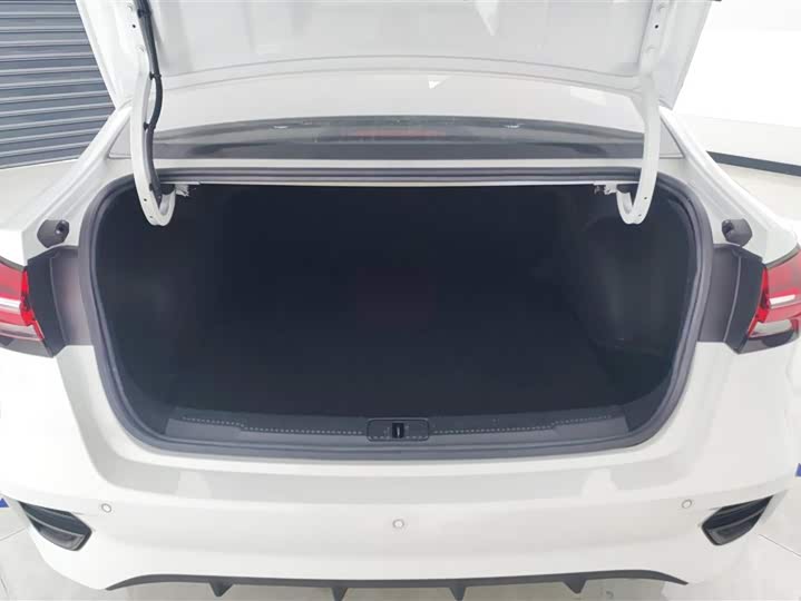 Фото 4 - Roewe i5