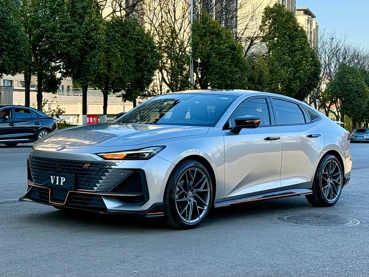 Фото 1 - Changan UNI-V