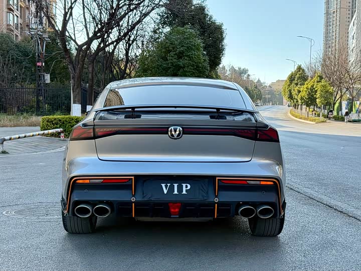 Фото 8 - Changan UNI-V