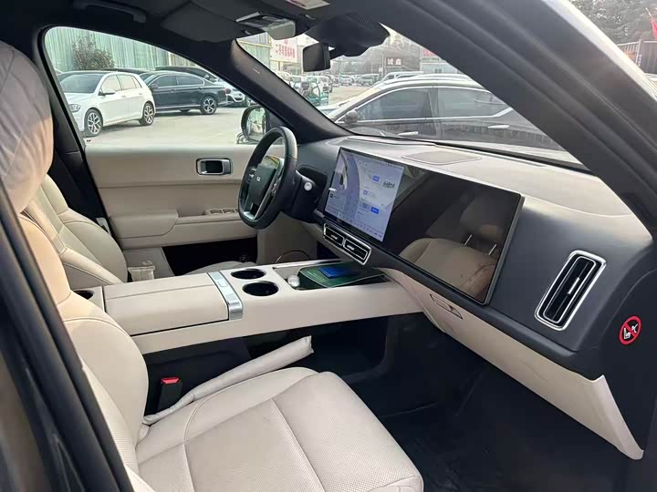 Фото 3 - LiXiang L8