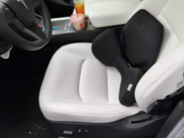 Фото 9 - Tesla Model Y