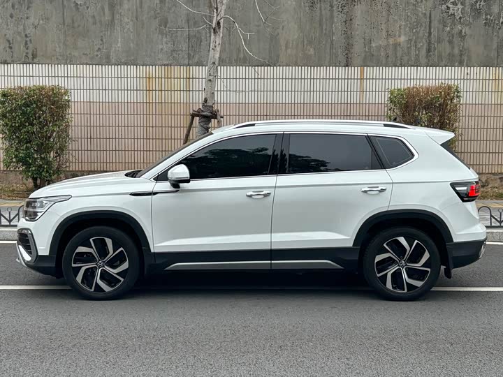 Фото 8 - Volkswagen Tharu