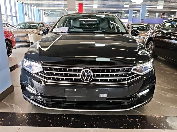 Фото 3 - Volkswagen Magotan