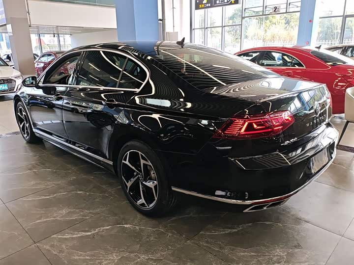 Фото 5 - Volkswagen Magotan