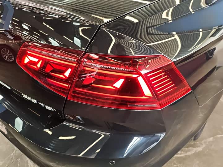 Фото 8 - Volkswagen Magotan