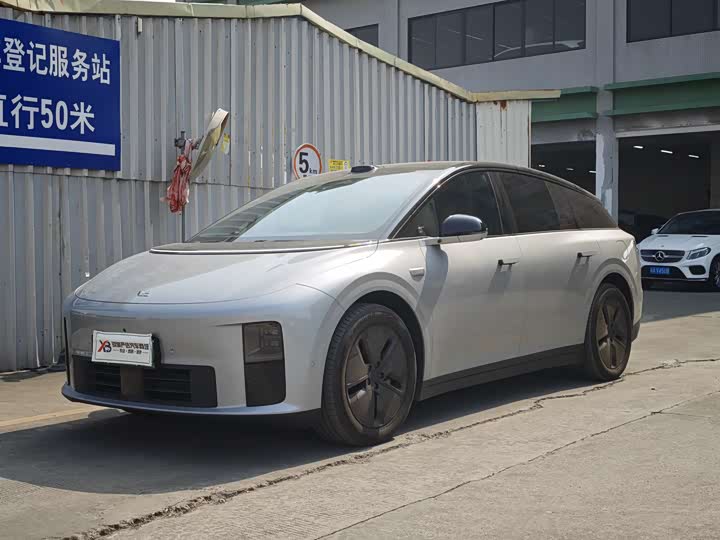 Фото 1 - LiXiang i6