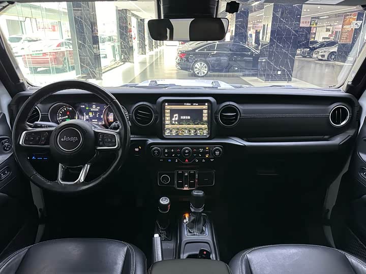 Фото 7 - Jeep Wrangler Hybrid