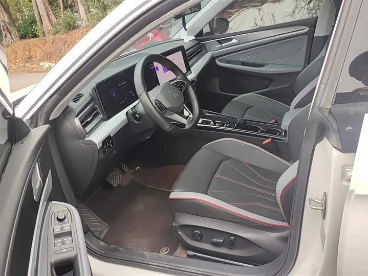 Фото 9 - Volkswagen Lamando L