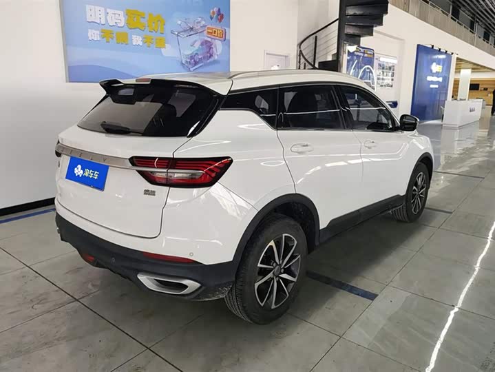 Фото 3 - Geely Coolray