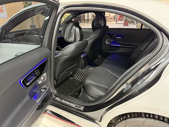 Фото 9 - Mercedes-Benz C-Class