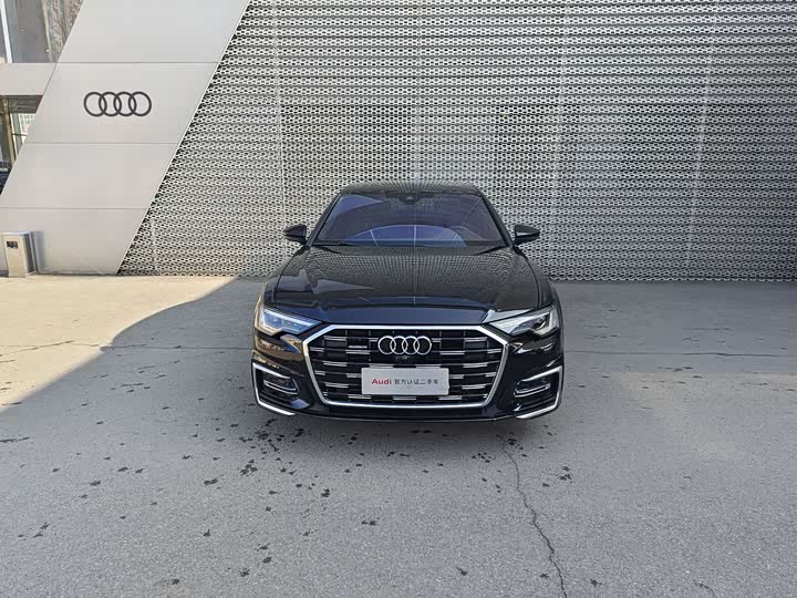 Фото 1 - Audi A6L