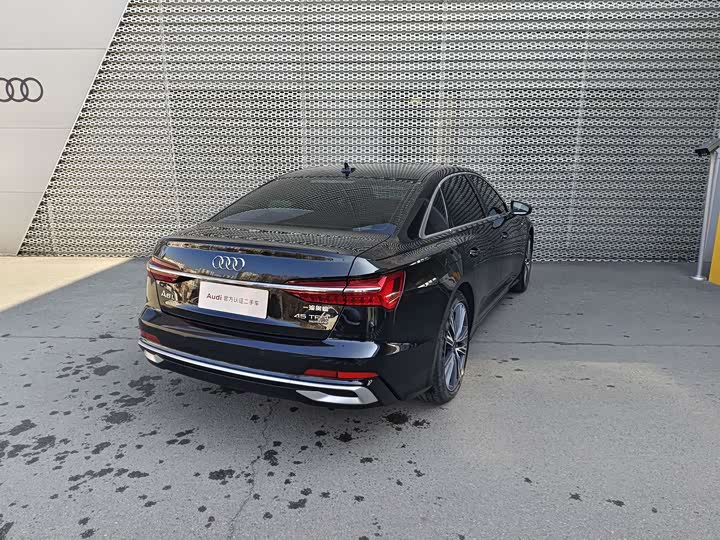 Фото 4 - Audi A6L