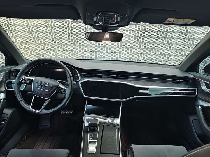 Фото 8 - Audi A6L