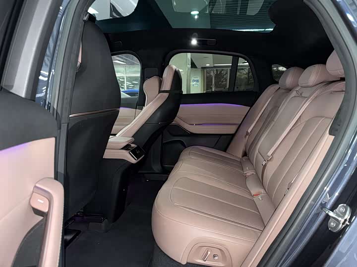 Фото 9 - Nio EC6