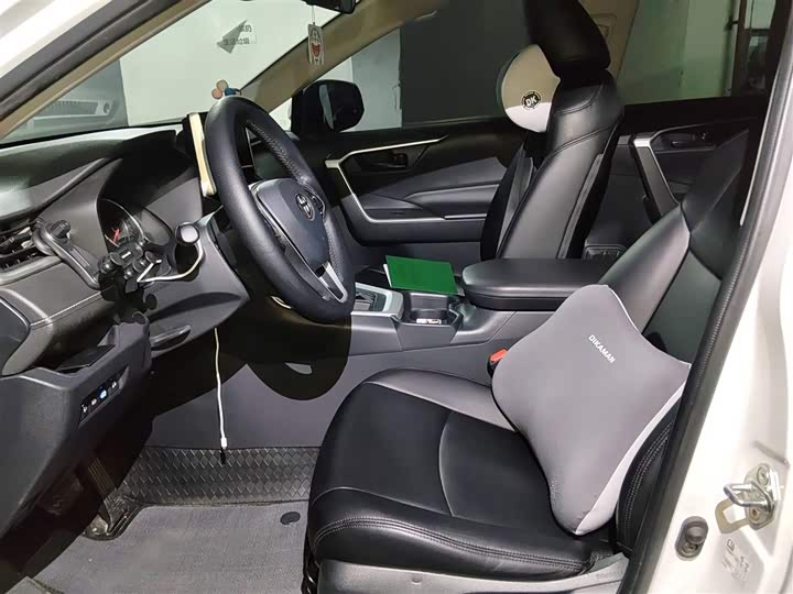 Фото 8 - Toyota RAV4