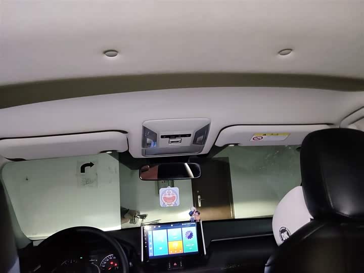 Фото 9 - Toyota RAV4