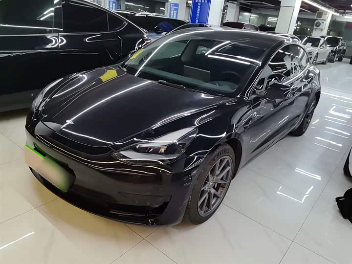 Фото 2 - Tesla Model 3