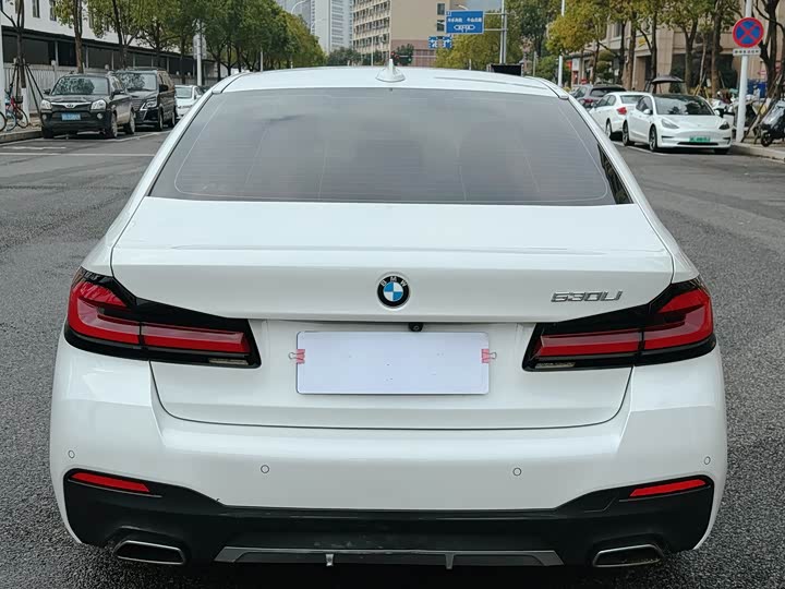 Фото 6 - BMW 5 Series