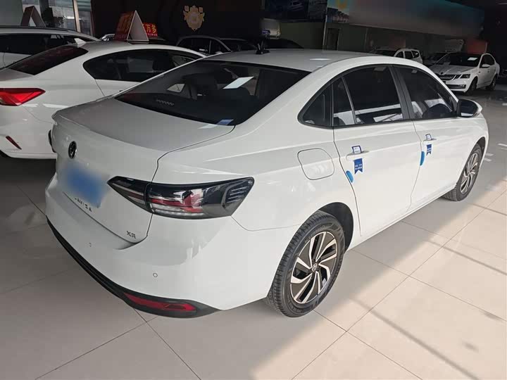 Фото 7 - Volkswagen Lavida