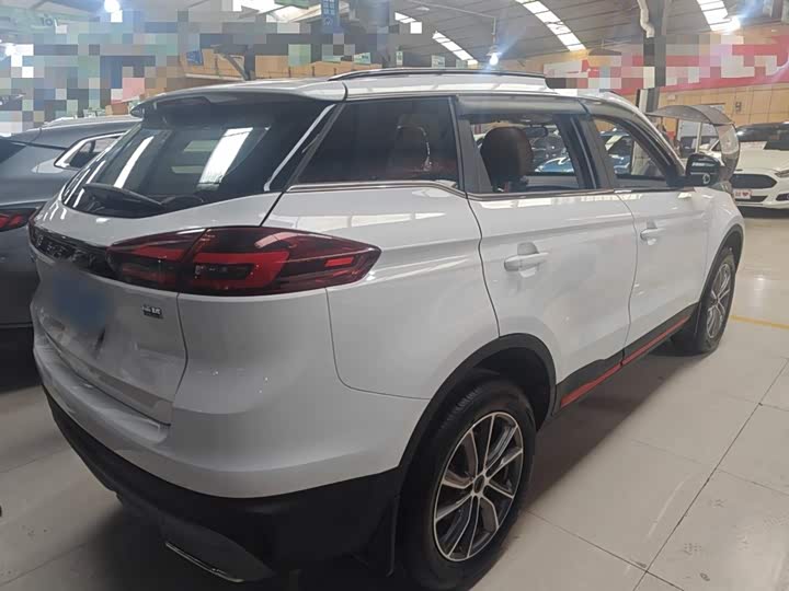 Фото 7 - Geely Atlas