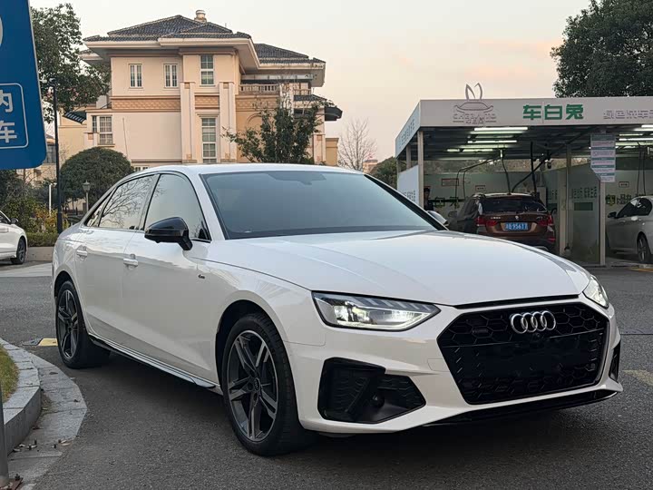 Фото 3 - Audi A4L