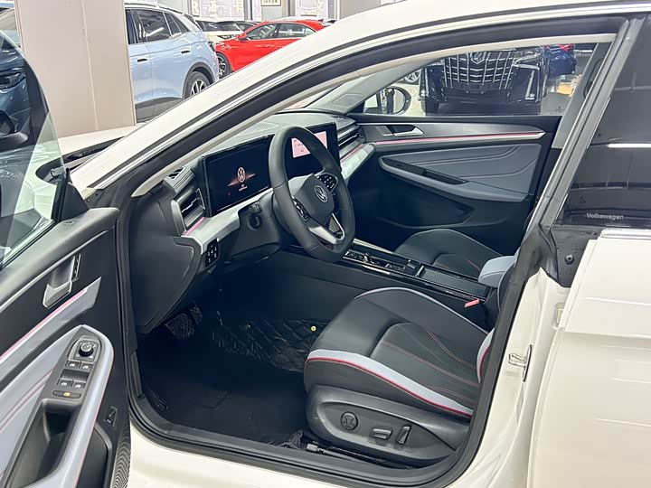 Фото 9 - Volkswagen Lamando L