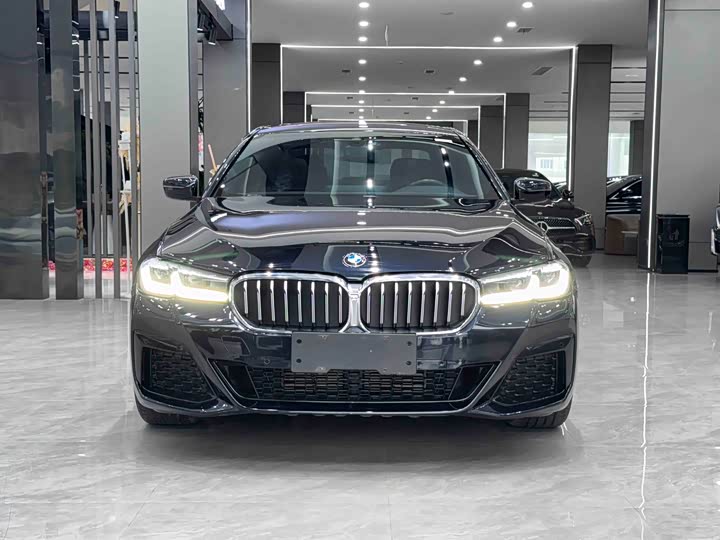 Фото 2 - BMW 5 Series