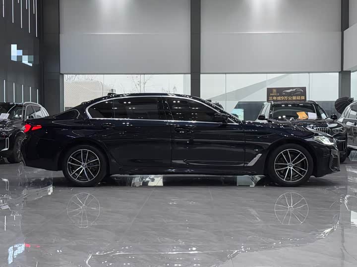 Фото 3 - BMW 5 Series