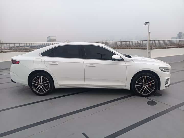 Фото 4 - Geely Preface