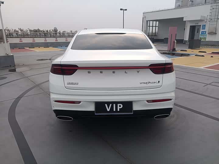 Фото 6 - Geely Preface